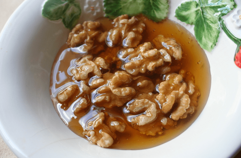 核桃加蜂蜜可增强功效